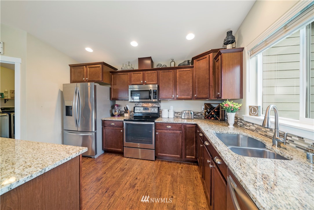 9235 178th Lane Southwest Rochester, WA 98579 - Photo 4 of 25