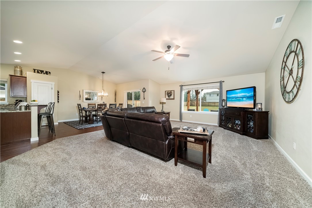 9235 178th Lane Southwest Rochester, WA 98579 - Photo 8 of 25