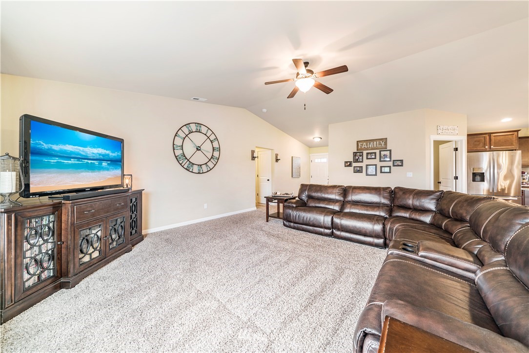 9235 178th Lane Southwest Rochester, WA 98579 - Photo 10 of 25