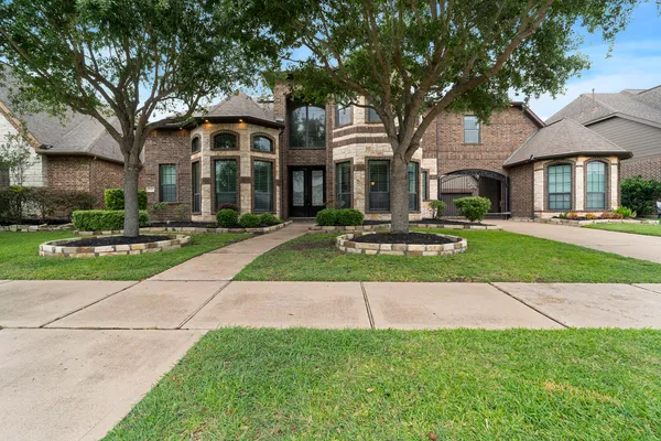 $900,000 | 26810 Kingsbrook Sky Lane, Katy, TX 77494