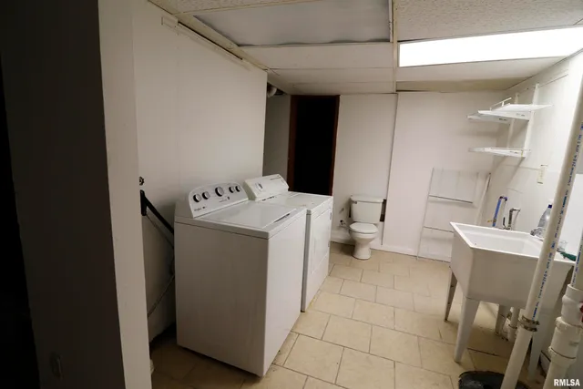 $239,000 | 7902 North Radnor Road, Peoria, IL 61614