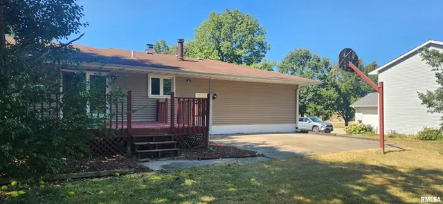 $239,000 | 7902 North Radnor Road, Peoria, IL 61614