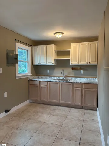 $185,000 | 8 West 8th Street, Greenville, SC 29611