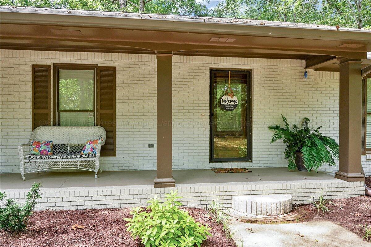 1402 Shades Road Jasper, AL 35504 - Photo 2 of 31 02-SES_6860