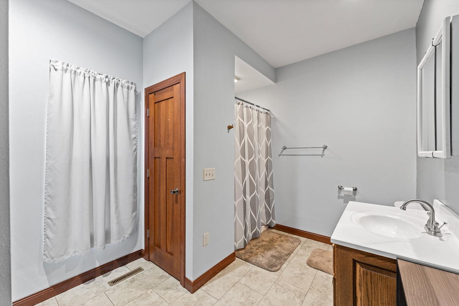 430 Lavalle Street Reedsburg, WI 53959 - Photo 14 of 41