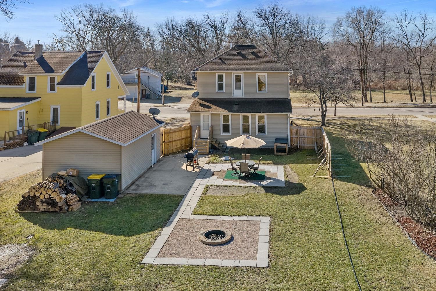 430 Lavalle Street Reedsburg, WI 53959 - Photo 2 of 41