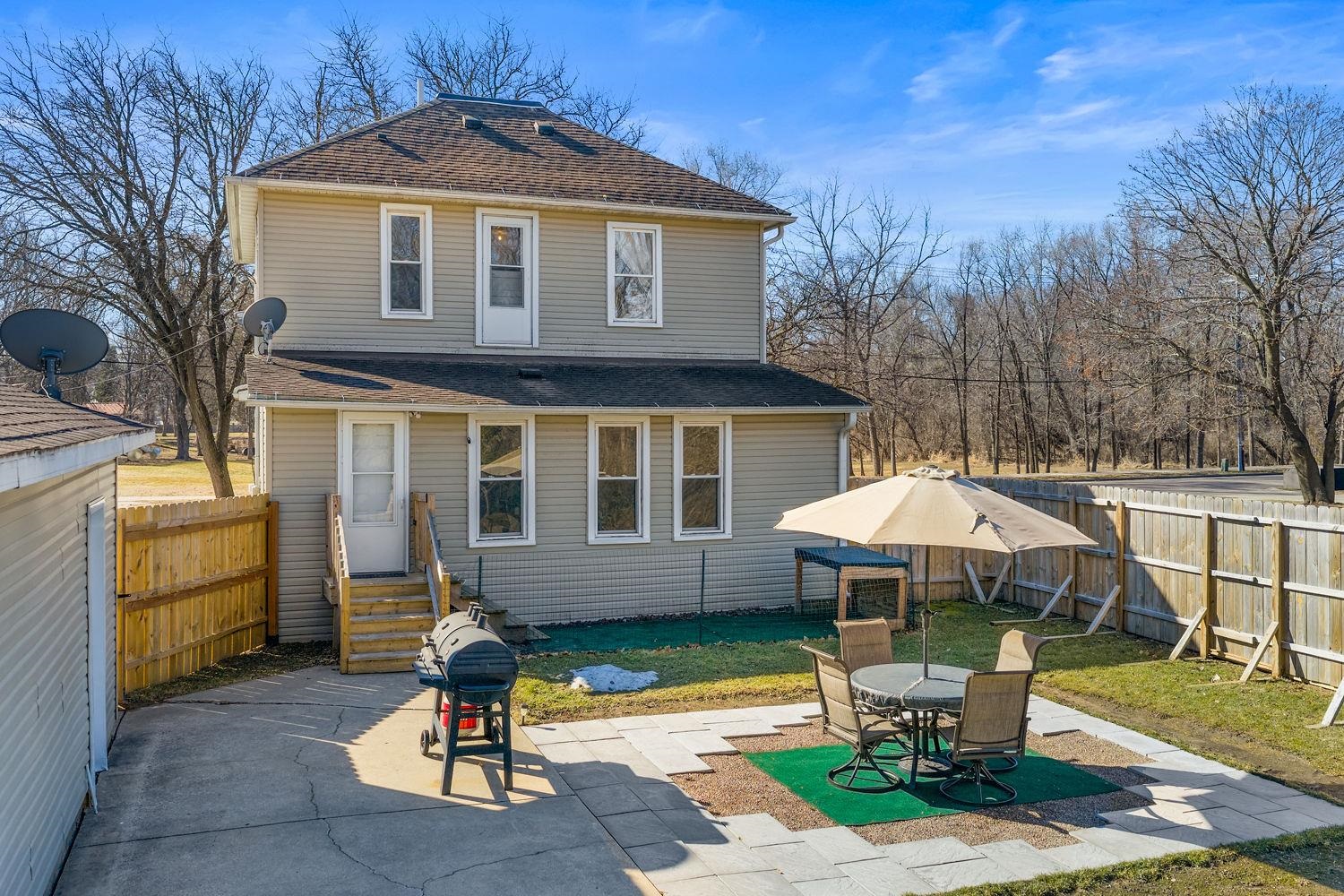 430 Lavalle Street Reedsburg, WI 53959 - Photo 3 of 41