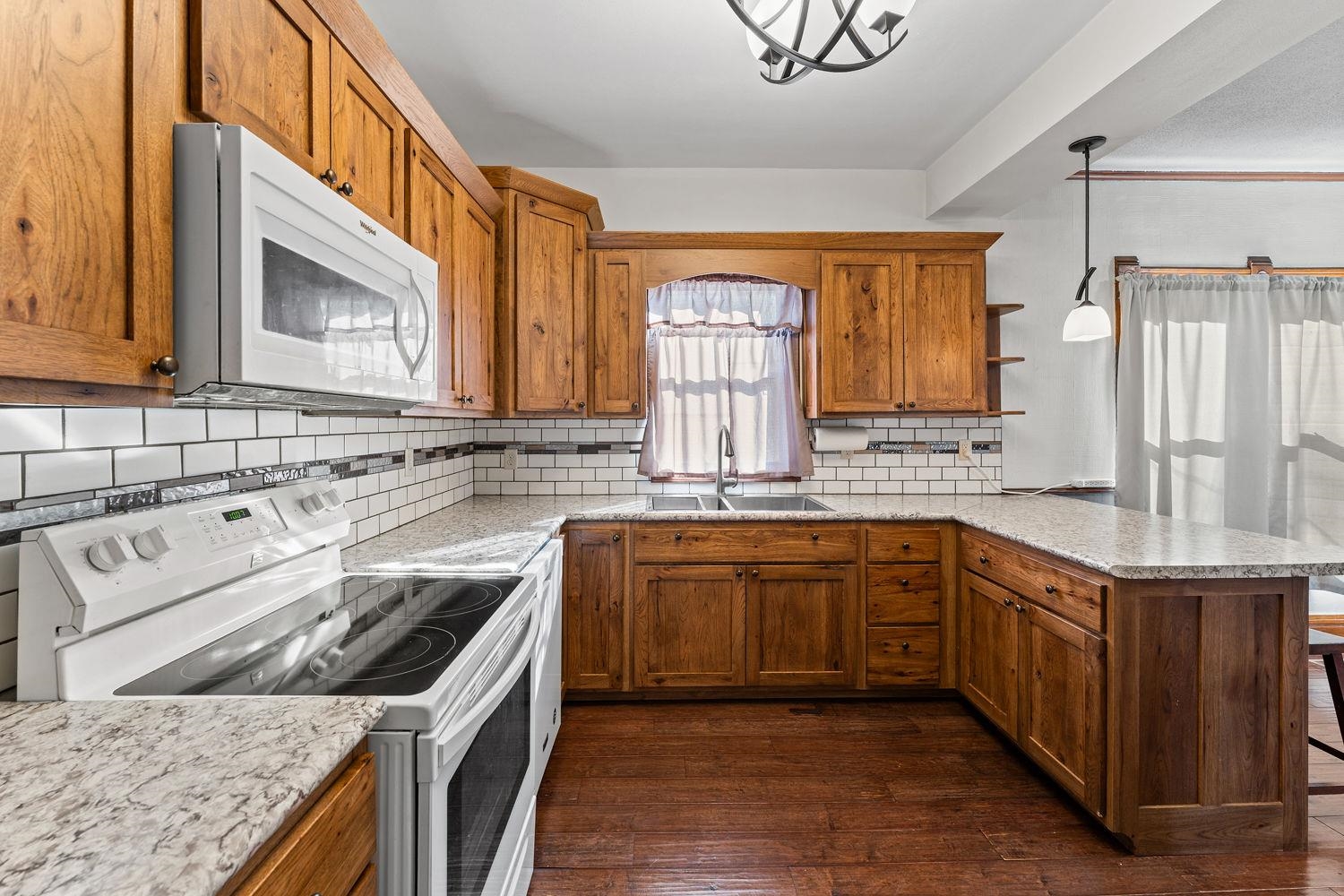 430 Lavalle Street Reedsburg, WI 53959 - Photo 5 of 41