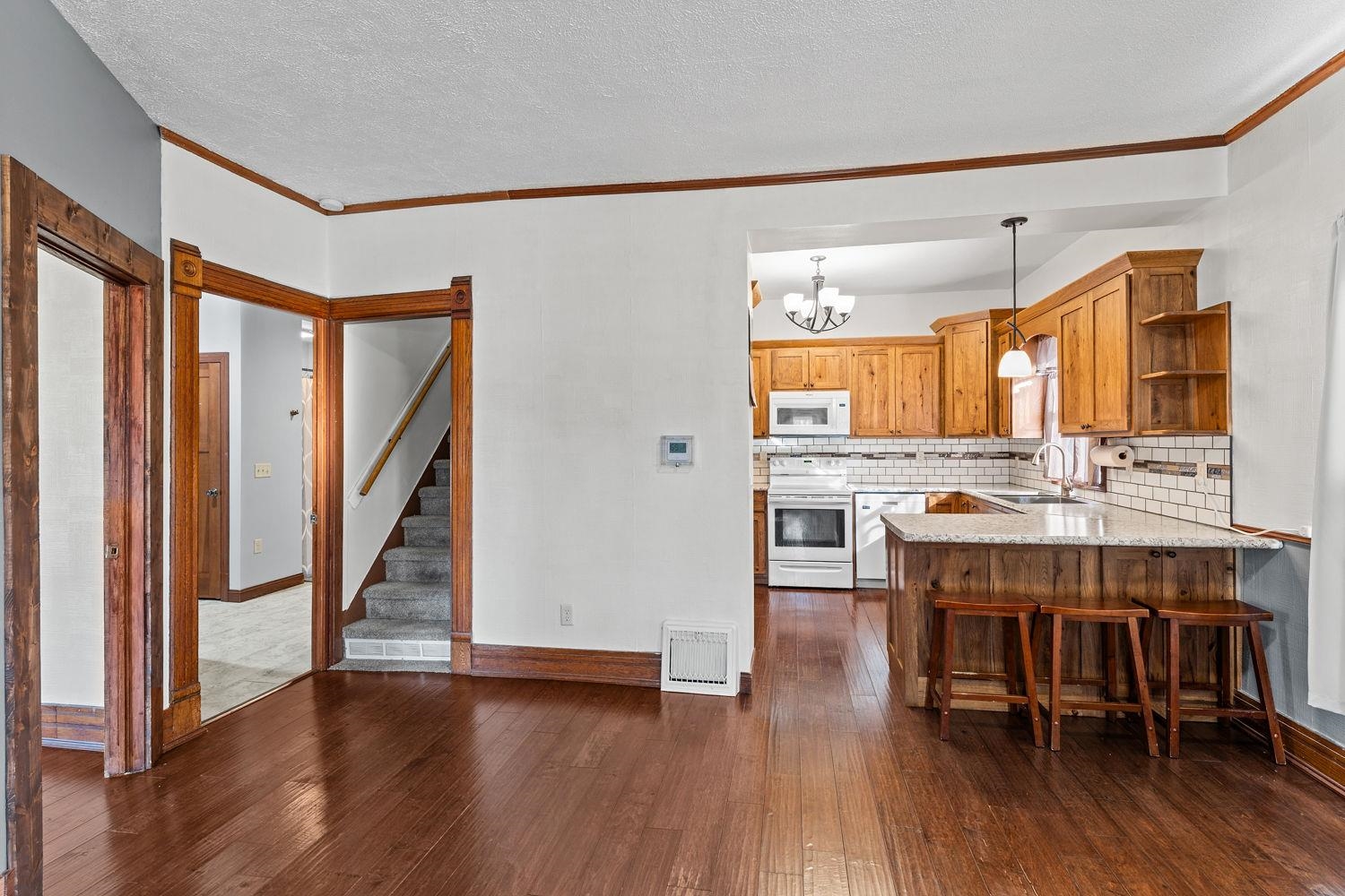 430 Lavalle Street Reedsburg, WI 53959 - Photo 8 of 41