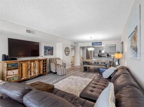 $3,500 | 1460 Gulf Boulevard, Unit 308, Clearwater Beach, FL 33767