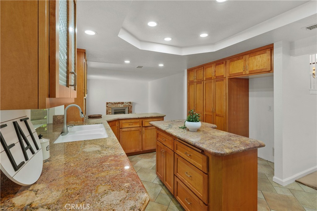 8405 Eastbrook Court Riverside, CA 92504 - Photo 14 of 49 Kitchen