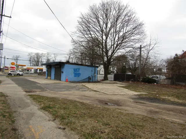 $899,999 | 1258 Straight Path, West Babylon, NY 11704