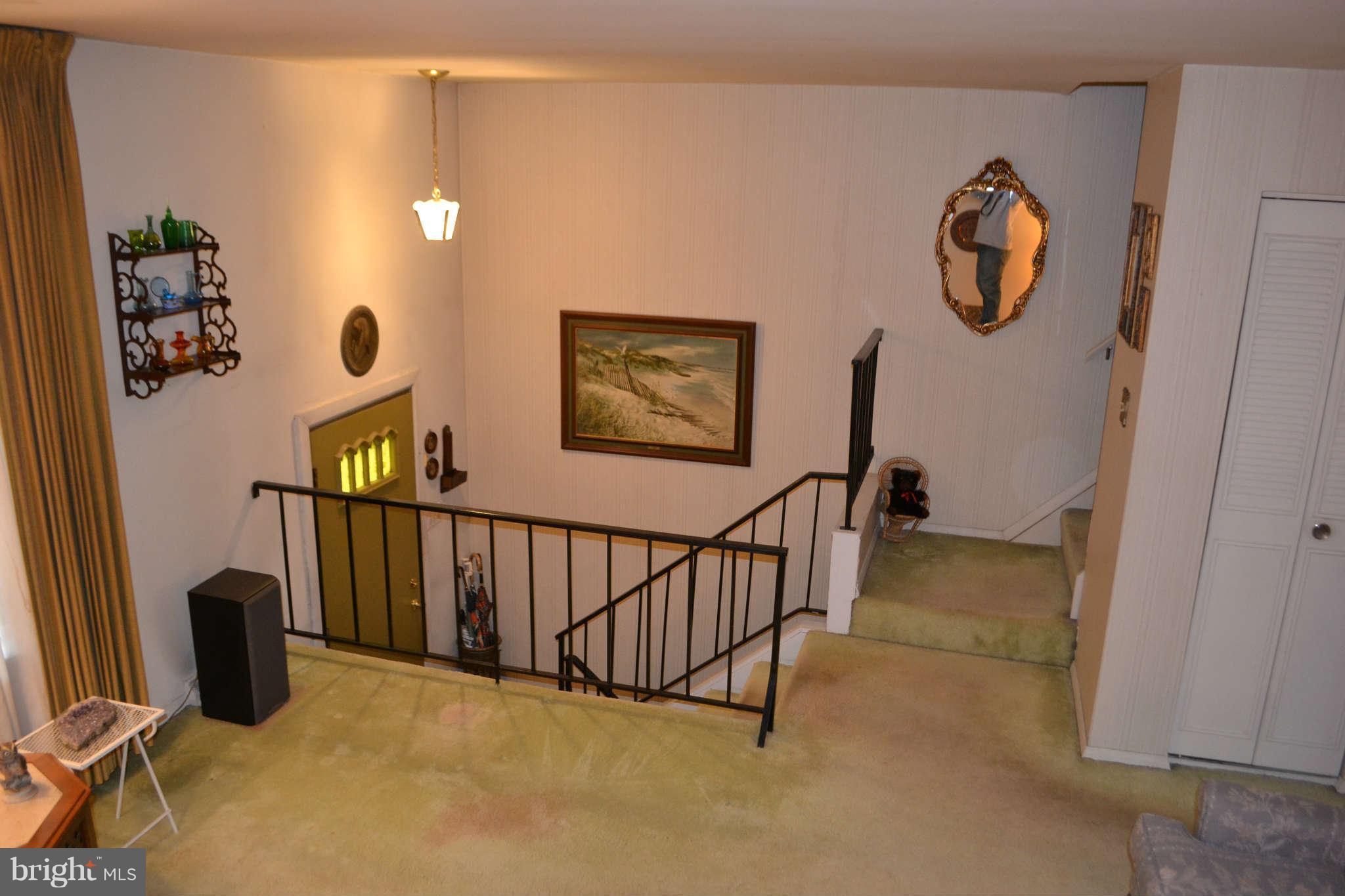 2005 Shore Road Baltimore, MD 21222 - Photo 3 of 26 Living Room