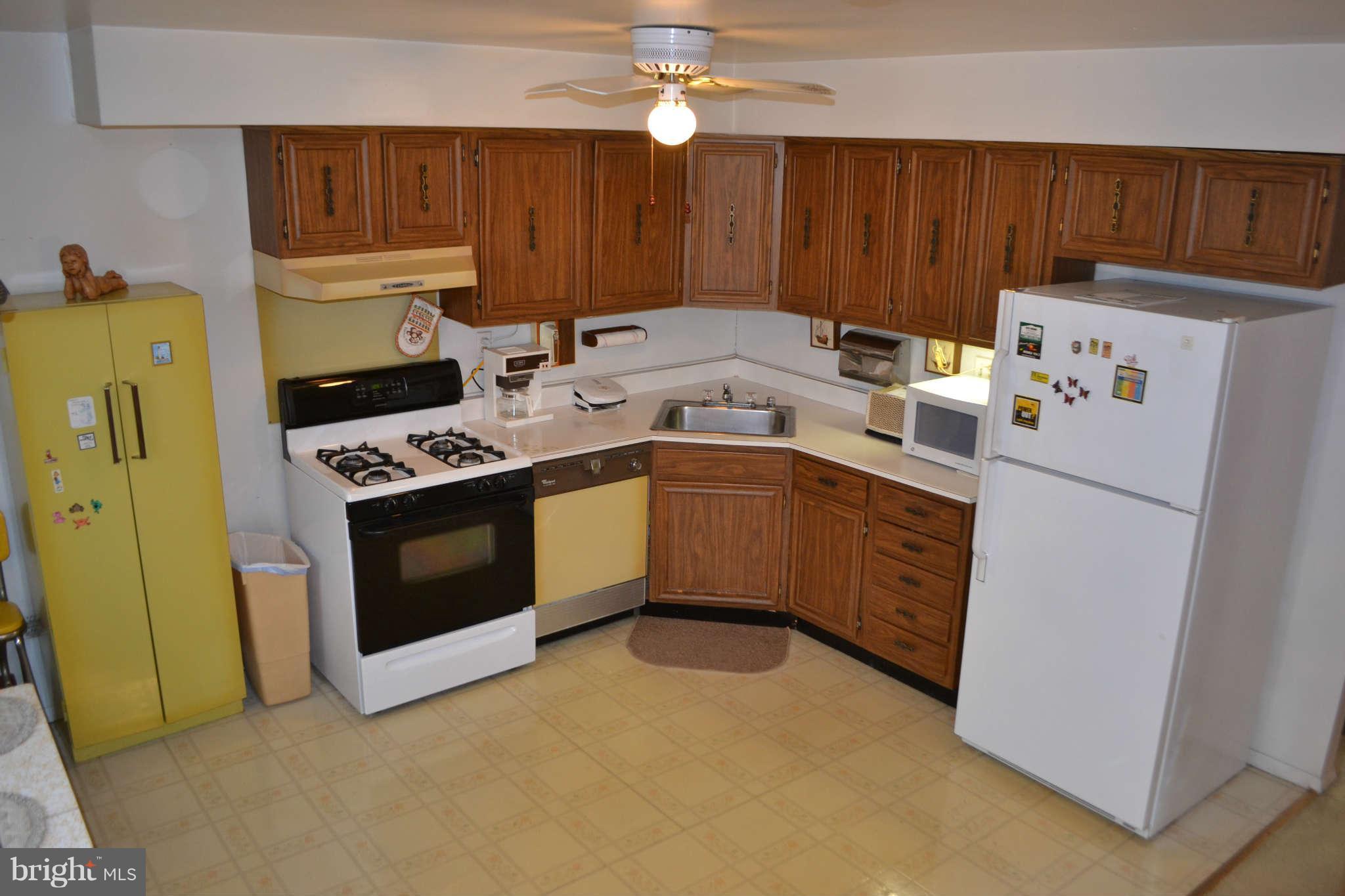2005 Shore Road Baltimore, MD 21222 - Photo 10 of 26 Kitchen