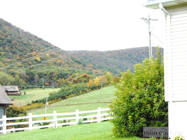 1489 Golf Course Road West Jefferson, NC 28694 - Photo 12 of 21 Gallery Image 12