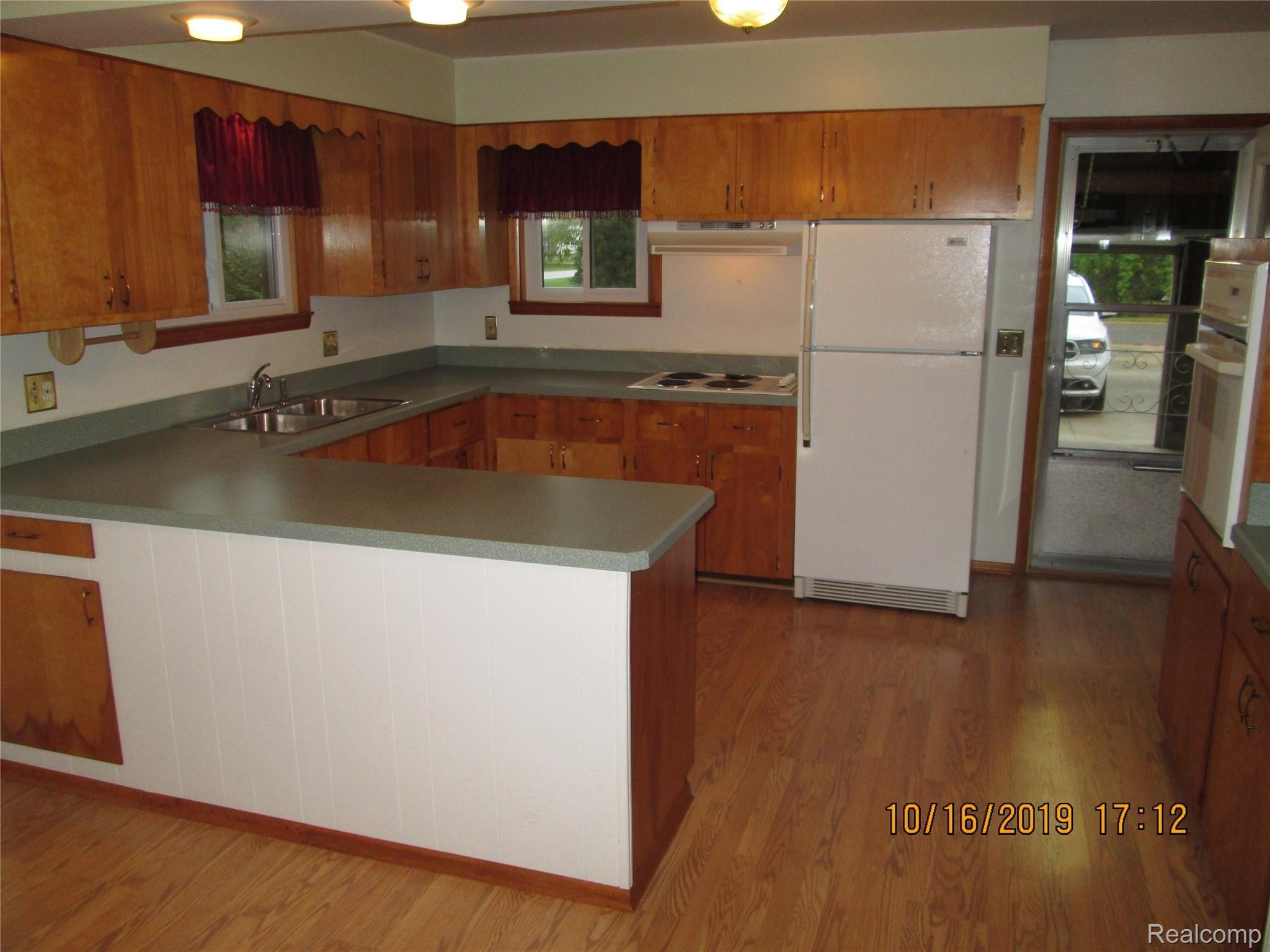 2485 Michigan Road Port Huron, MI 48060 - Photo 23 of 46 IMG_6811.JPG
