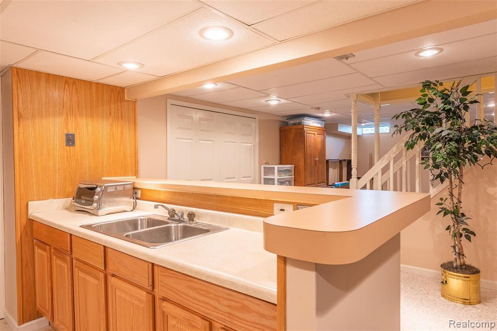 351 Silvervale Drive Rochester Hills, MI 48309 - Photo 41 of 49