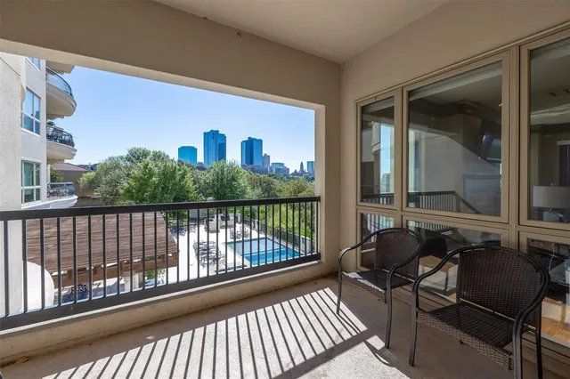 $5,500 | 501 Samuels Avenue, Unit 230, Fort Worth, TX 76102