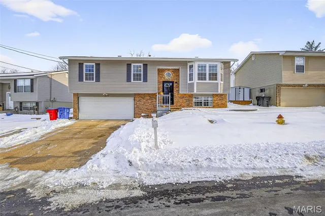 $265,000 | 1827 Hilltop Village Lane, Arnold, MO 63010