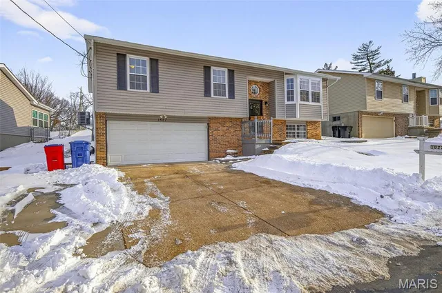 $265,000 | 1827 Hilltop Village Lane, Arnold, MO 63010