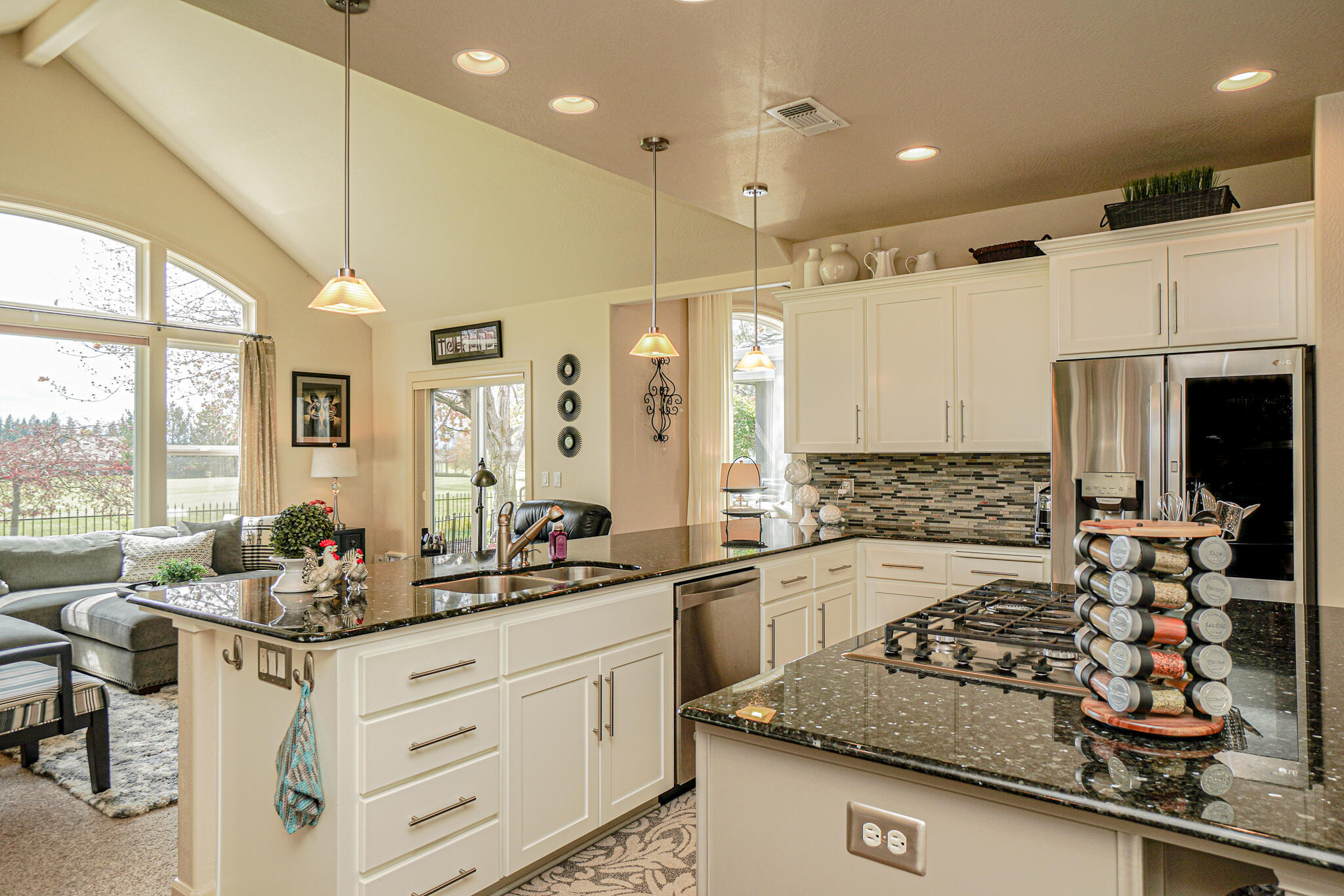878 St Andrews Way Eagle Point, OR 97524 - Photo 40 of 55 DSC08347