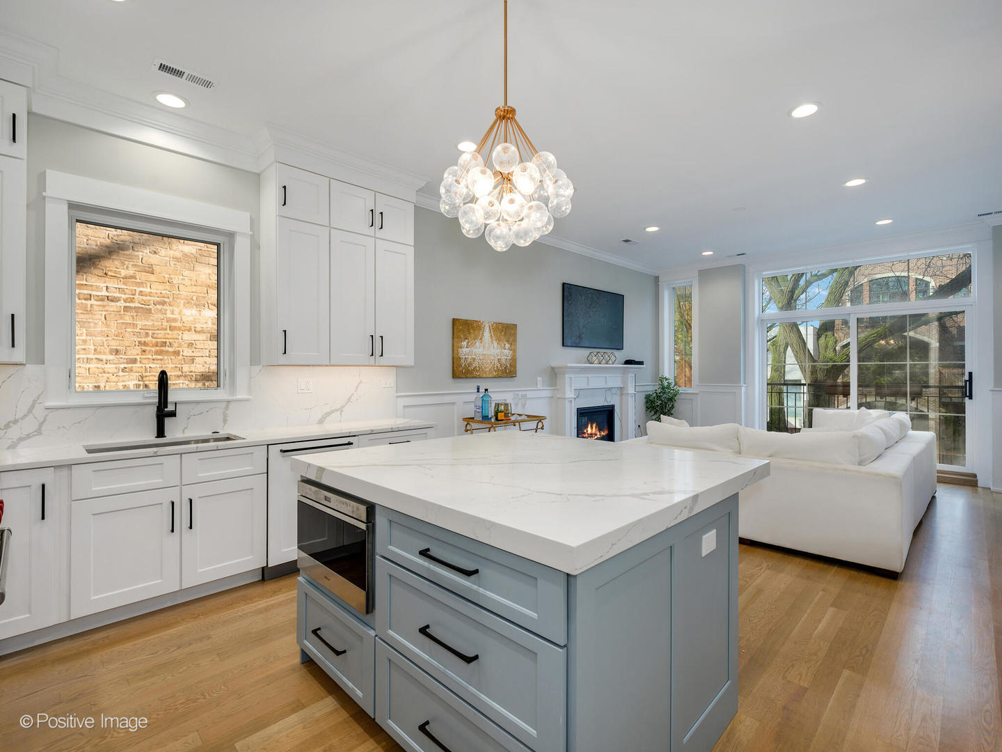 2143 North Racine Avenue, Unit 2 Chicago, IL 60614 - Photo 11 of 19