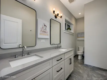 $875,000 | 2143 North Racine Avenue, Unit 2, Chicago, IL 60614