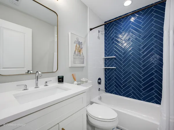 $875,000 | 2143 North Racine Avenue, Unit 2, Chicago, IL 60614