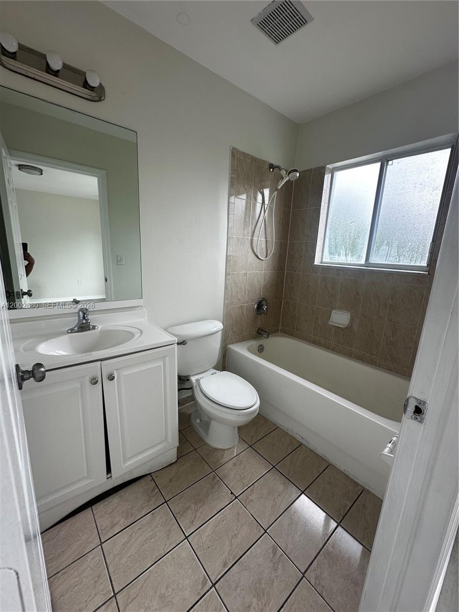 26323 Southwest 135th Place, Unit 26323 Homestead, FL 33032 - Photo 14 of 40
