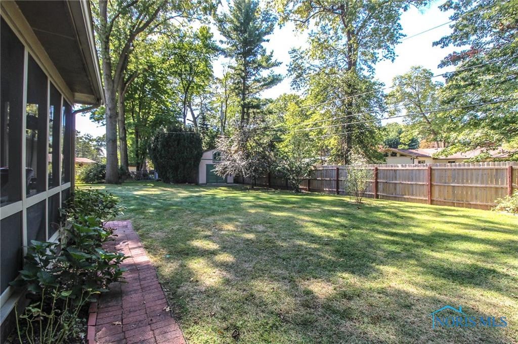5251 Pawnee Road Toledo, OH 43613 - Photo 34 of 39 Photo 34