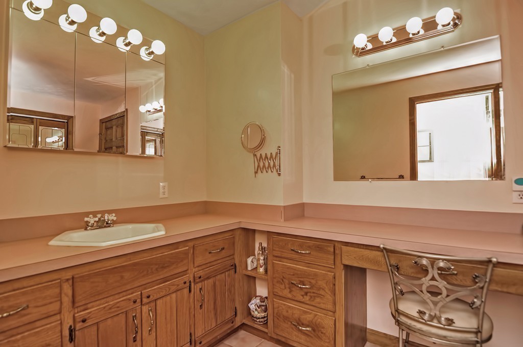 13 King Philip Road Franklin, MA 02038 - Photo 21 of 30 Gallery Image 21