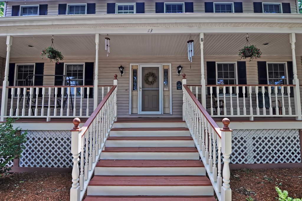 13 King Philip Road Franklin, MA 02038 - Photo 3 of 30 Gallery Image 3