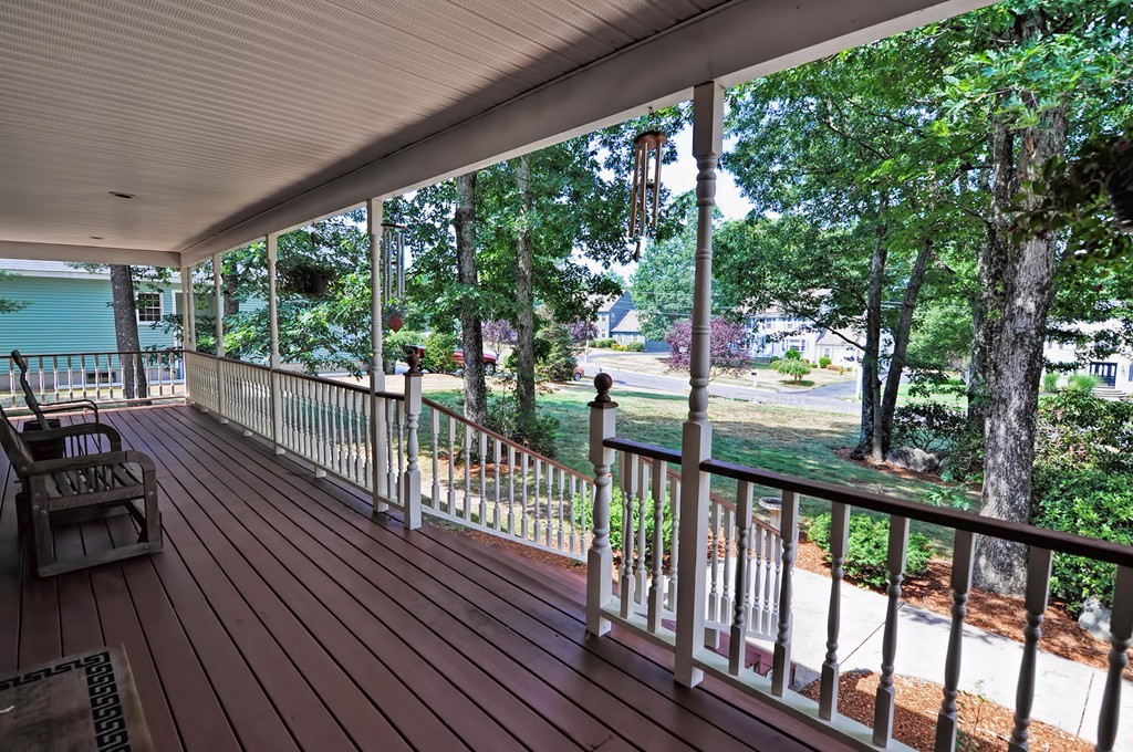 13 King Philip Road Franklin, MA 02038 - Photo 5 of 30 Gallery Image 5