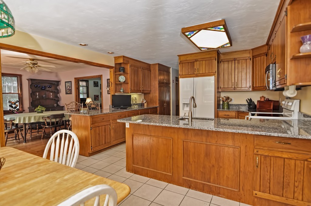 13 King Philip Road Franklin, MA 02038 - Photo 6 of 30 Gallery Image 6