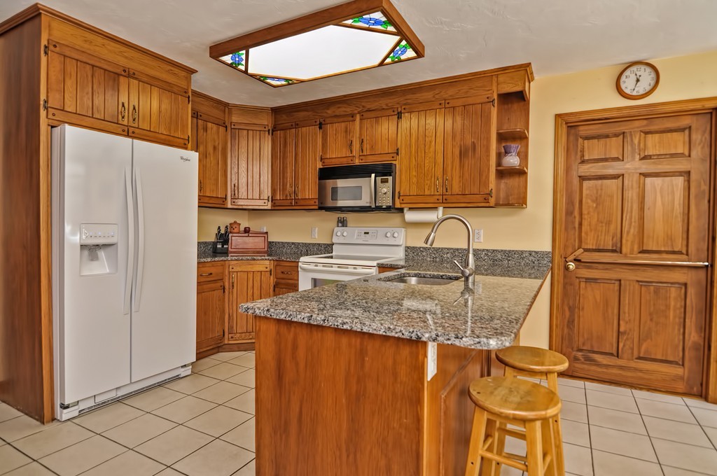 13 King Philip Road Franklin, MA 02038 - Photo 8 of 30 Gallery Image 8