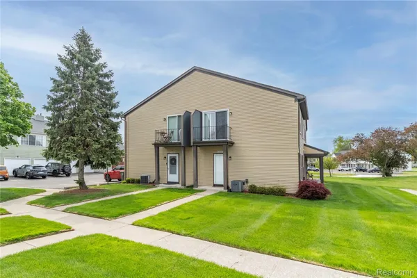$164,900 | 42564 Saratoga Road, Unit 31, Canton, MI 48187