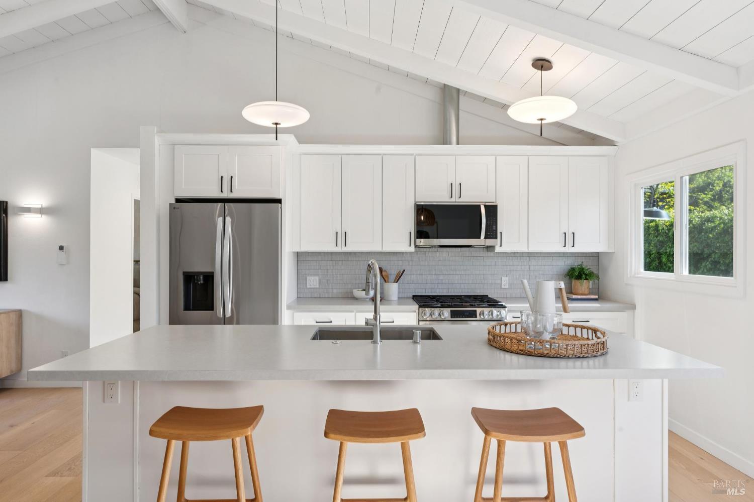 38 Villa Avenue San Rafael, CA 94901 - Photo 13 of 48