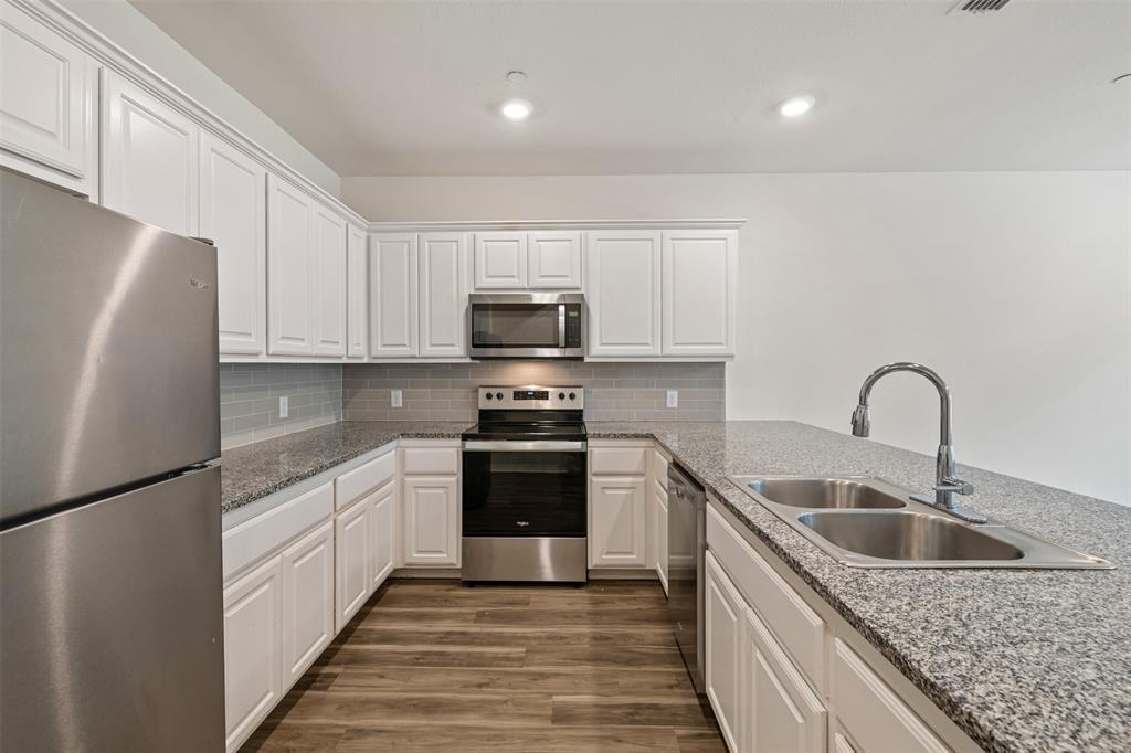 805 South 6th Street Bonham, TX 75418 - Photo 6 of 22
