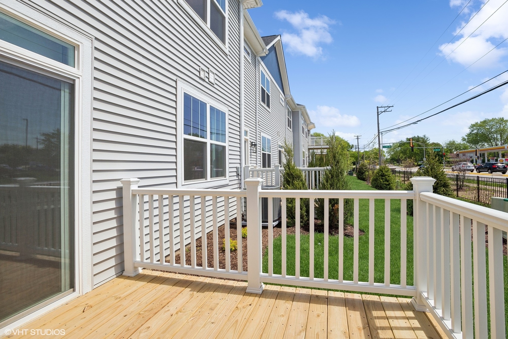 259 Masters Drive Addison, IL 60101 - Photo 14 of 17 a view of a brick house with a large window