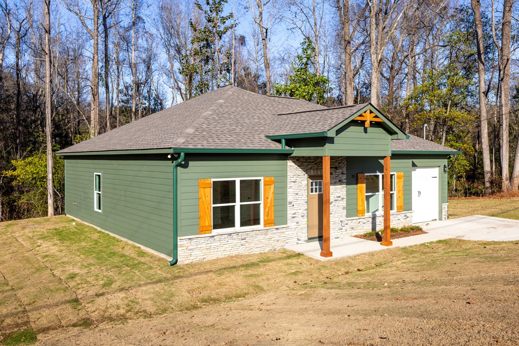 20 Grace Road Phenix City, AL 36870 - Photo 2 of 21 Gallery Image 2