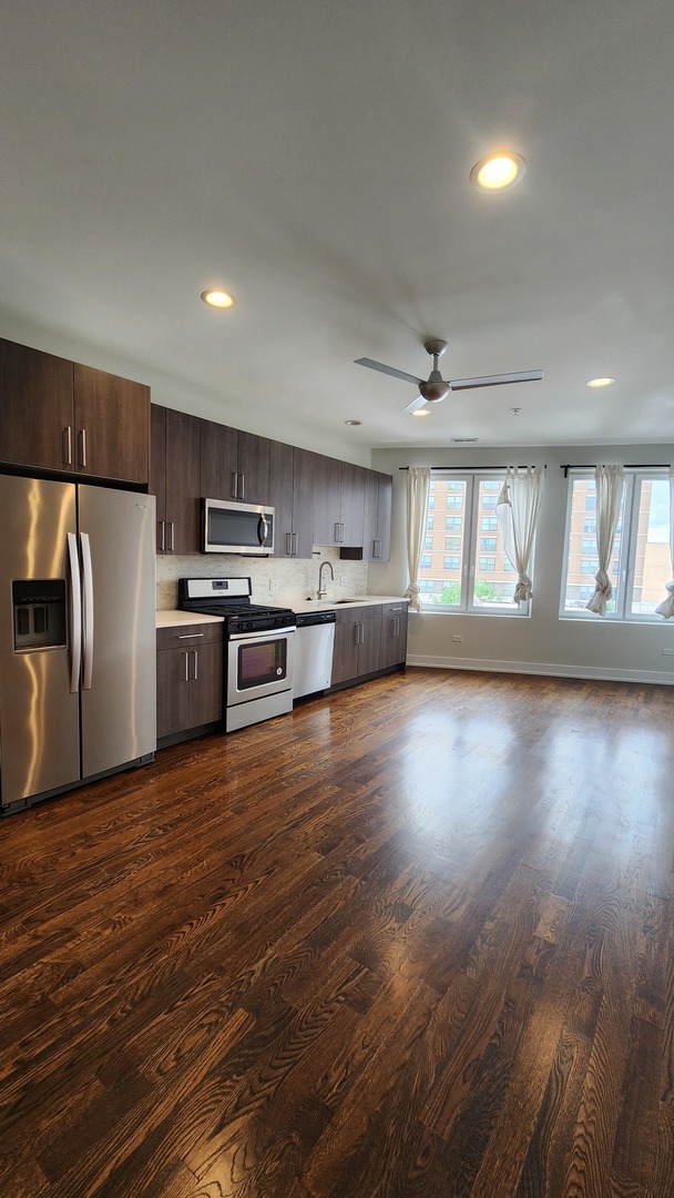 4428 North Sheridan Road, Unit 4H Chicago, IL 60640 - Photo 4 of 20