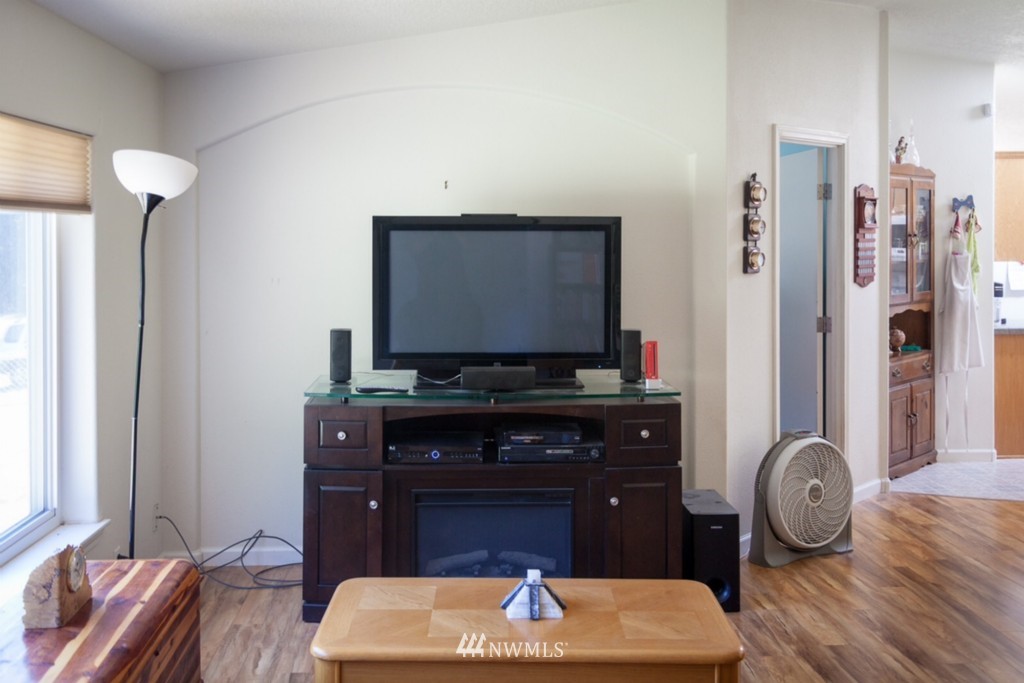 5708 Southeast Alpine Road Olalla, WA 98359 - Photo 4 of 21 Gallery Image 4