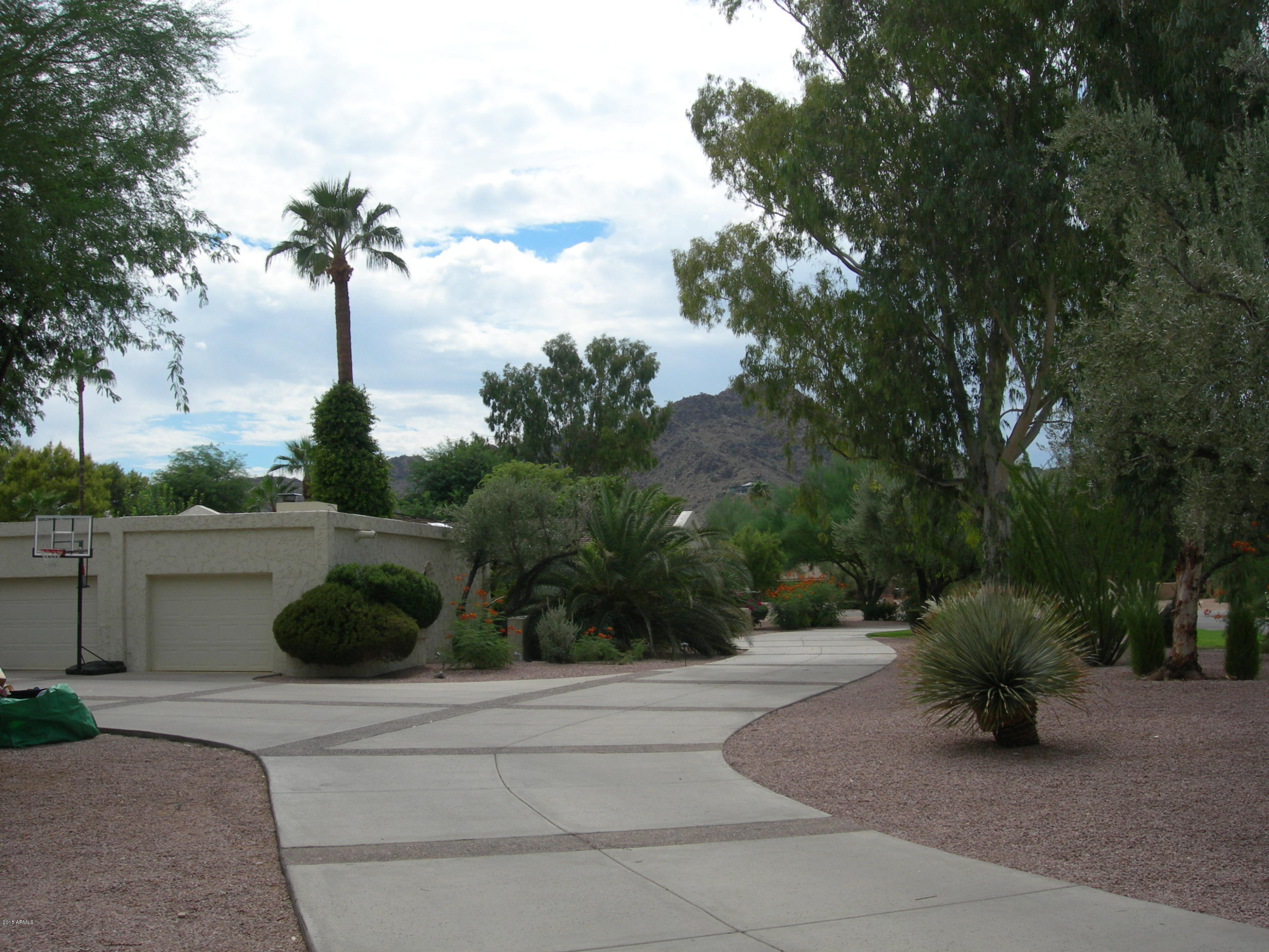 6441 East Maverick Road Paradise Valley, AZ 85253 - Photo 2 of 46 DSCN7703