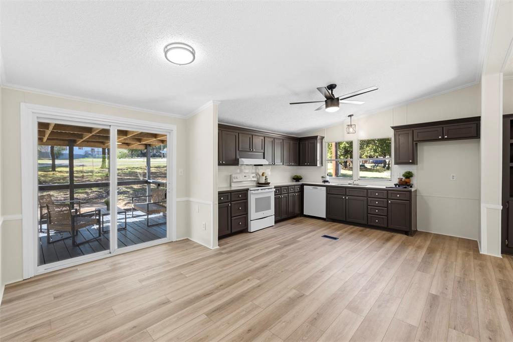 445 Fortune Road Alvarado, TX 76009 - Photo 12 of 37 Gallery Image 12