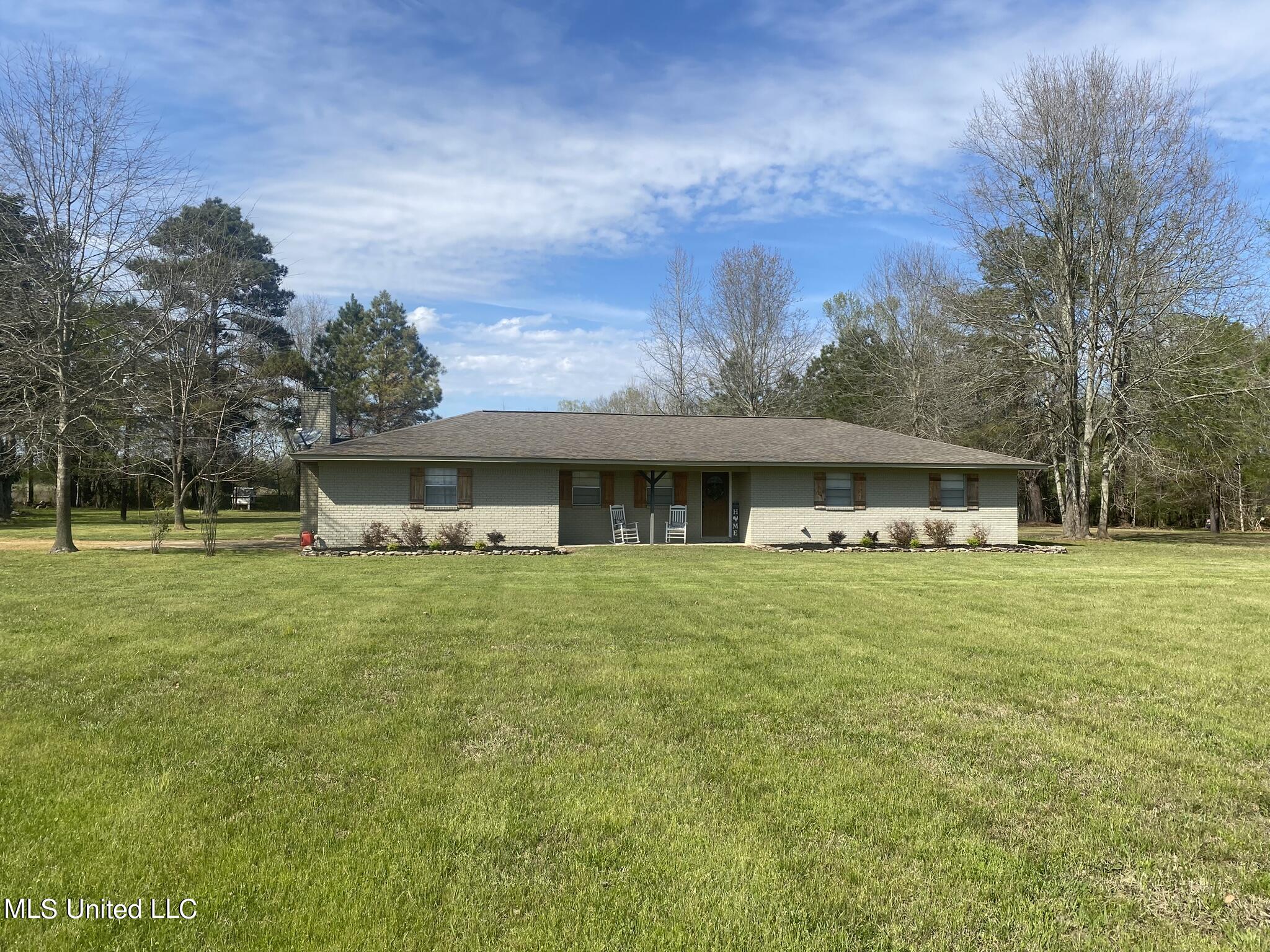4457 Berryville Road Benton, MS 39039 - Photo 3 of 36 IMG_2684