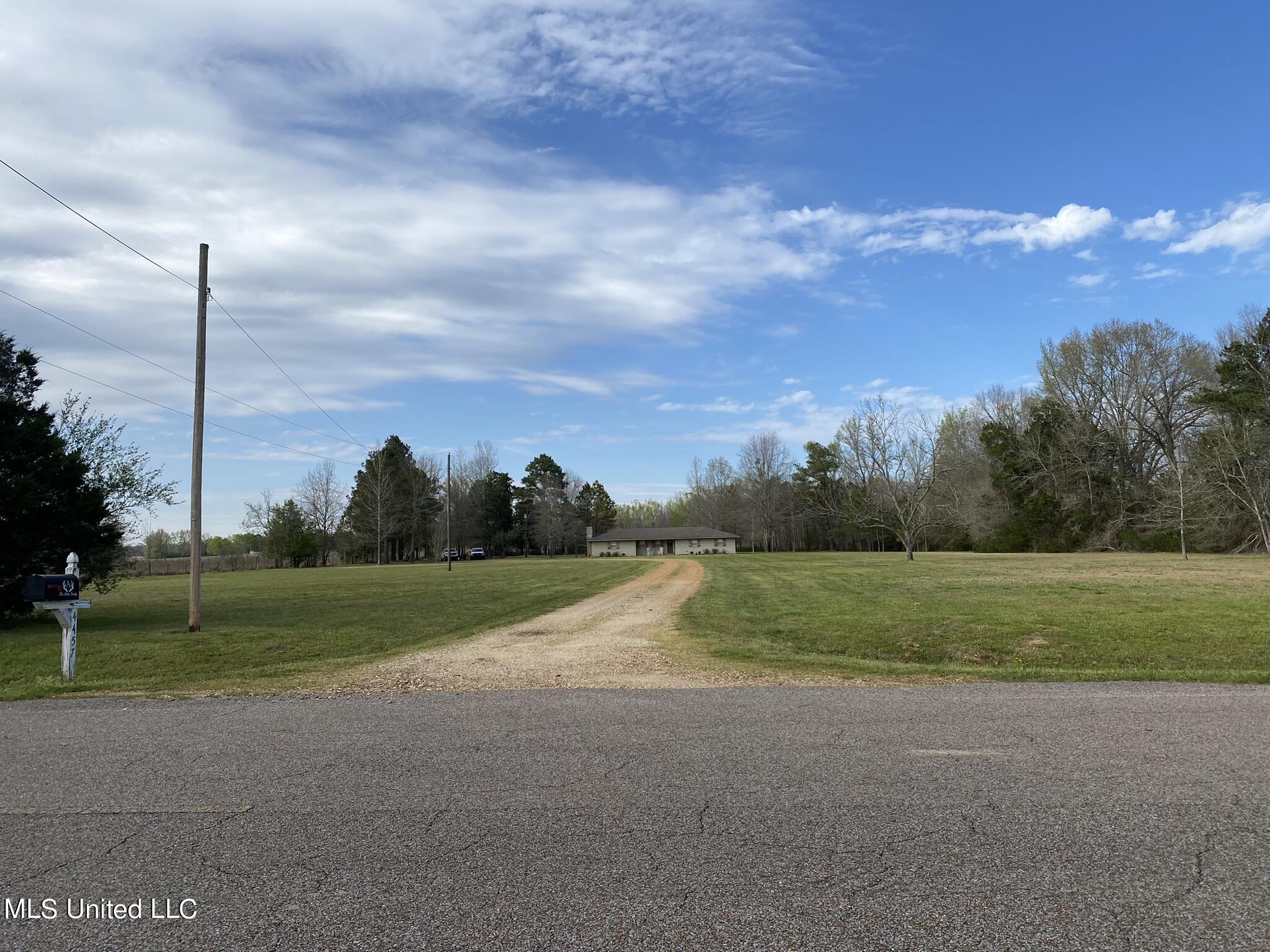 4457 Berryville Road Benton, MS 39039 - Photo 36 of 36 IMG_2721