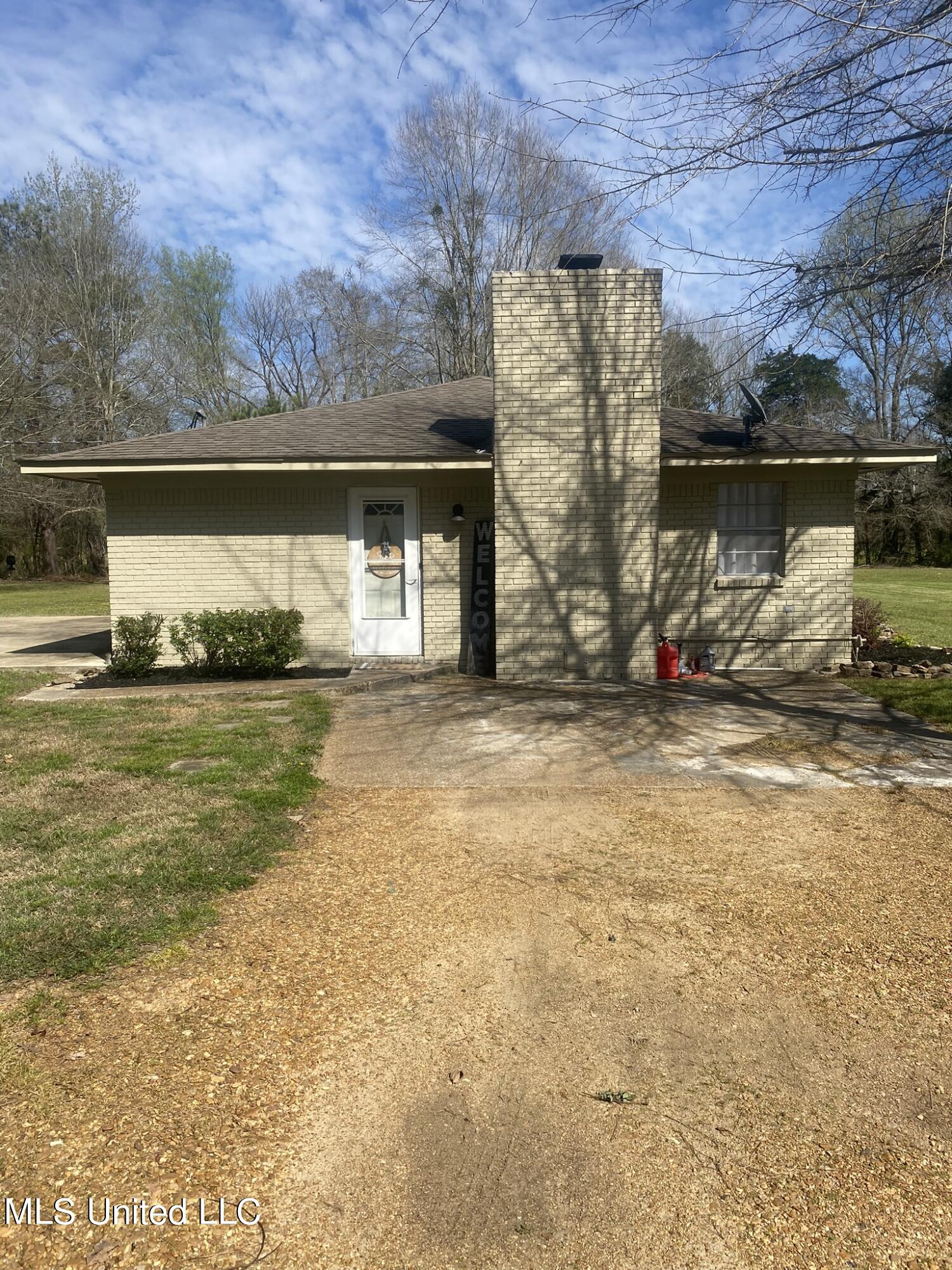 4457 Berryville Road Benton, MS 39039 - Photo 6 of 36 IMG_2686