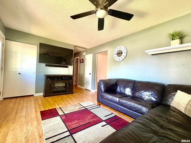 $112,500 | 23 Lavan Drive, Jacksonville, IL 62650