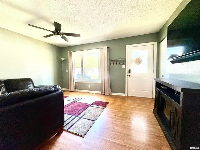 $112,500 | 23 Lavan Drive, Jacksonville, IL 62650