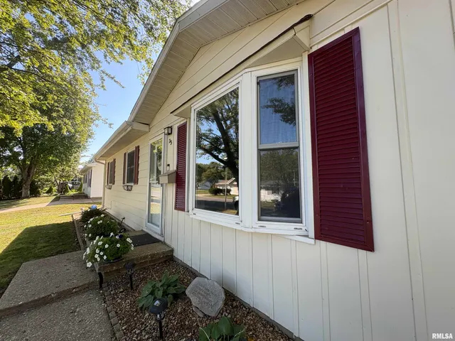 $112,500 | 23 Lavan Drive, Jacksonville, IL 62650